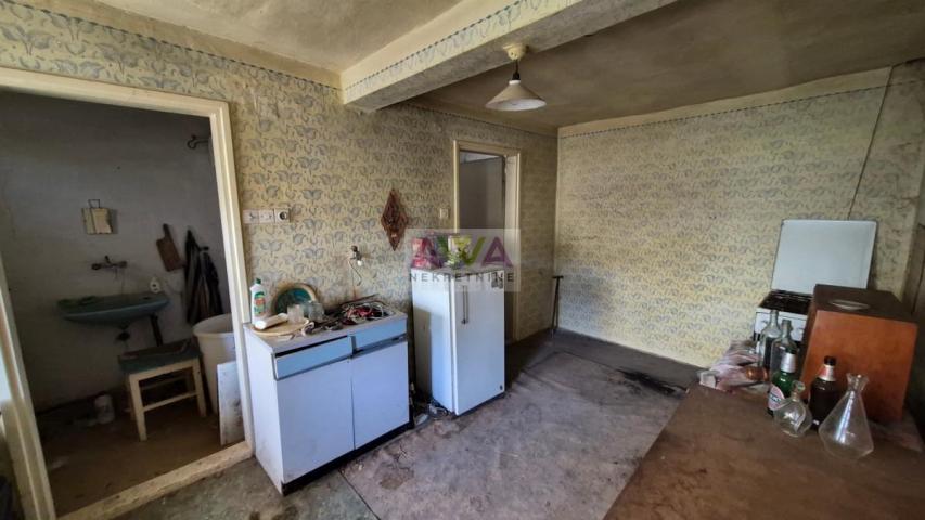 Stanišić – kuća sa velikim placem 1691m², potencijal za podelu