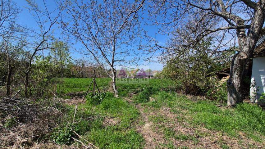 Stanišić – kuća sa velikim placem 1691m², potencijal za podelu