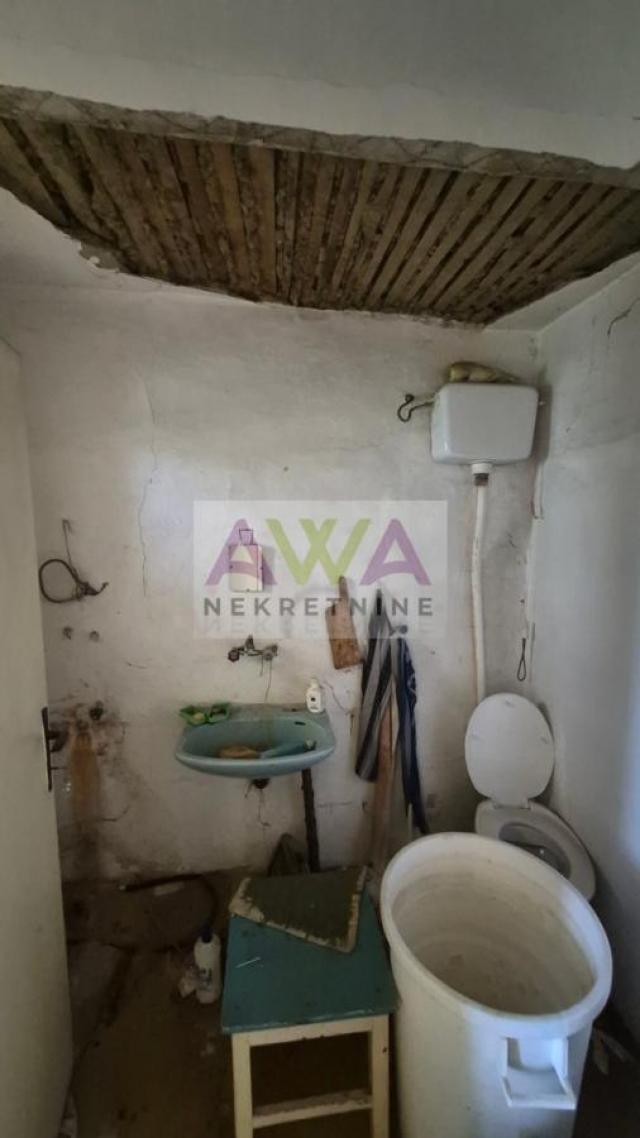Stanišić – kuća sa velikim placem 1691m², potencijal za podelu