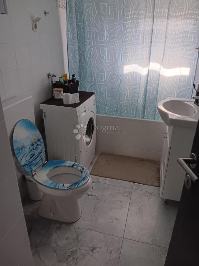 Vukovar: namješten stan 63 m² + garaža