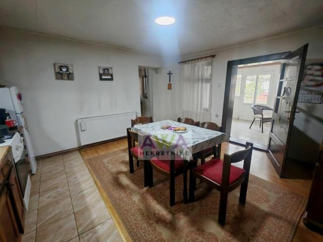 Bezdan – renovirana nameštena kuća 163m² sa voćnjakom i placem 2057m²