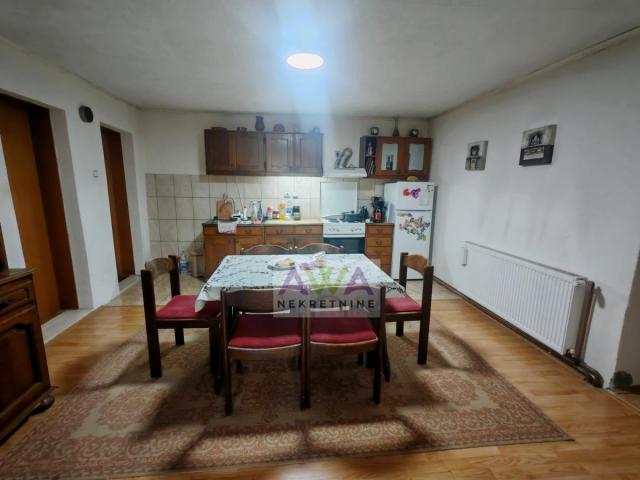 Bezdan – renovirana nameštena kuća 163m² sa voćnjakom i placem 2057m²