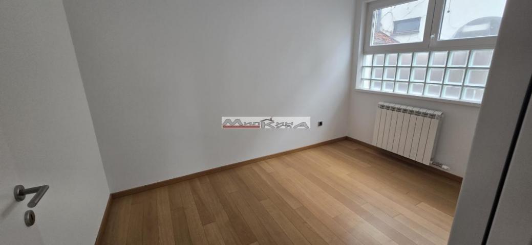 Useljiv NOV prazan 3.5 stan