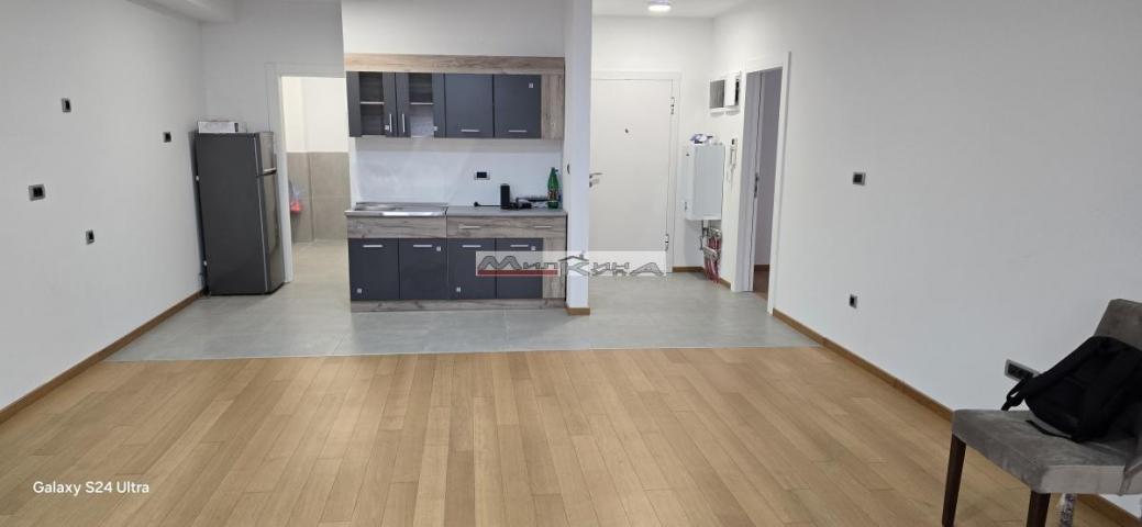 Useljiv NOV prazan 3.5 stan