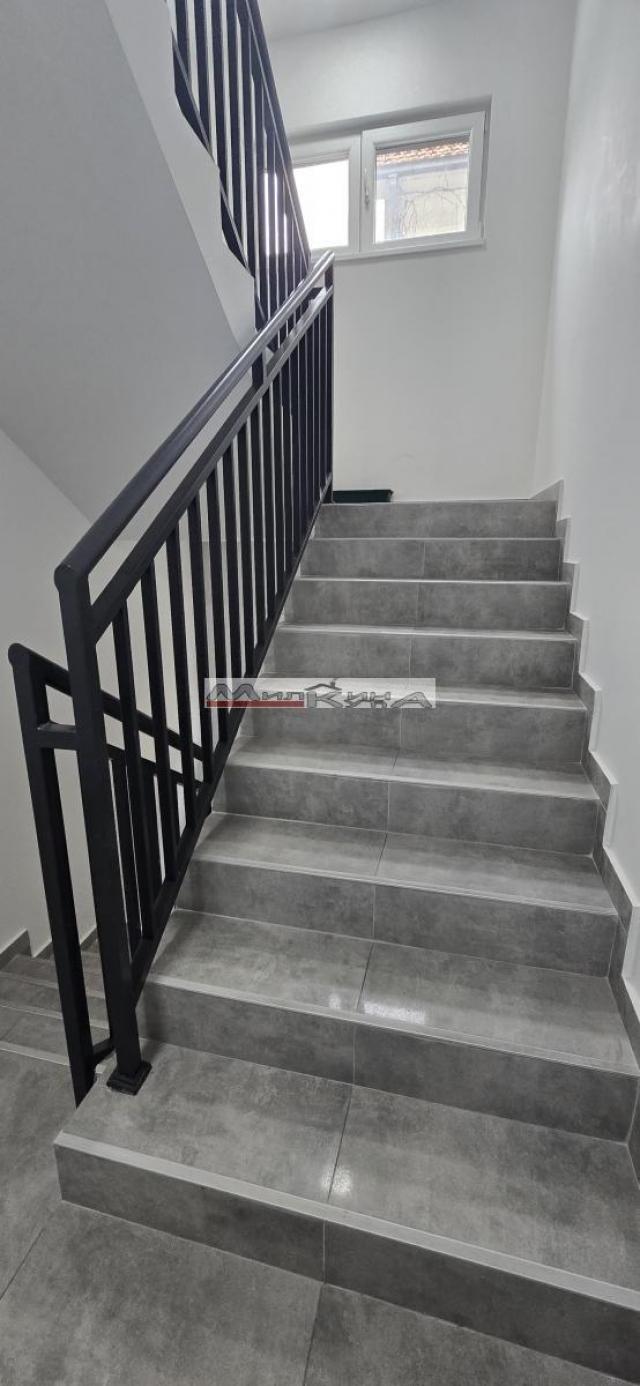 Useljiv NOV prazan 3.5 stan