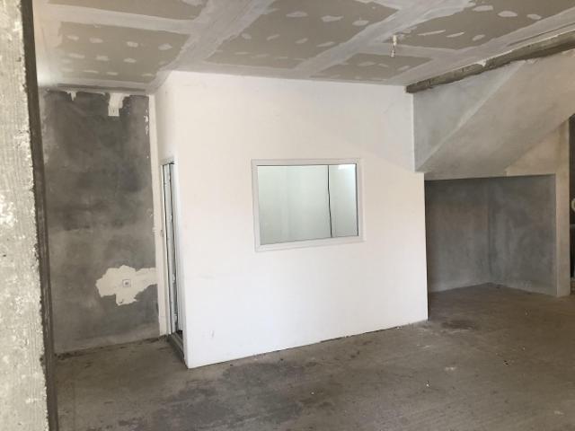 ZEMUN ZEMUN POLJE 180m2 , 750e