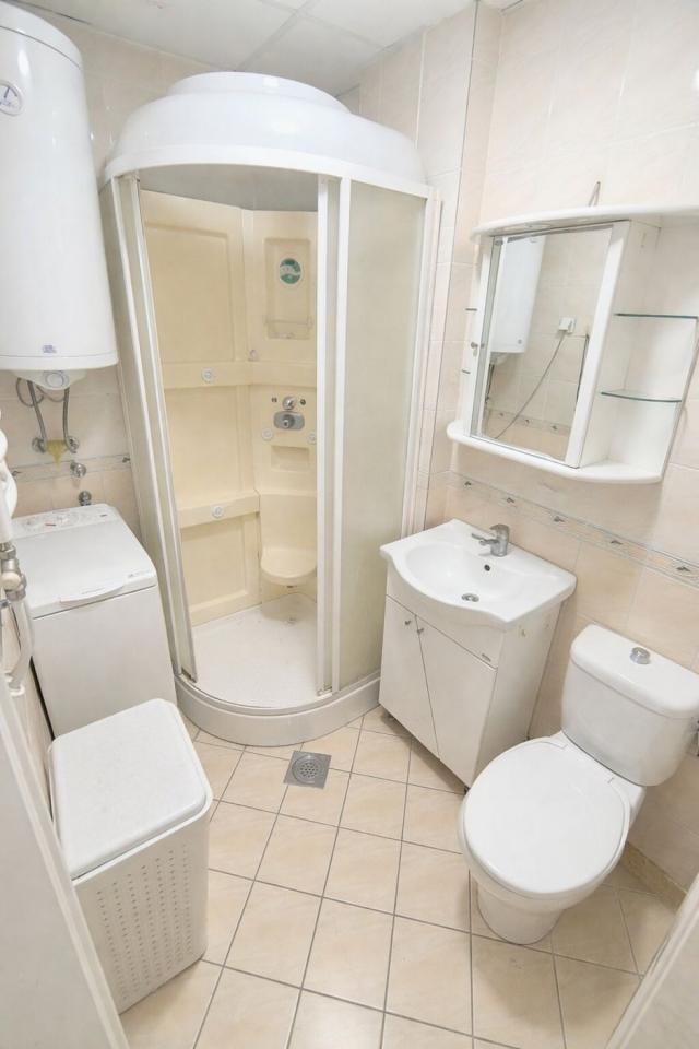 RIBLJA PIJACA | Dvosoban stan sa velikom terasom | II sprat | 49m²