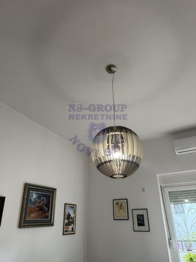 Odličan dvosoban stan u centru Novog Sada