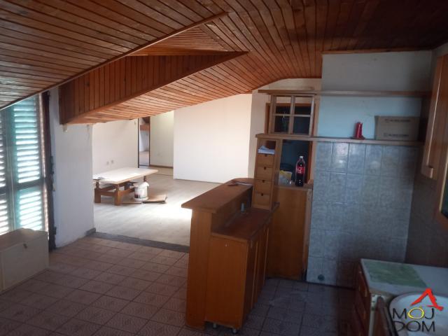NOVI SAD - CENTAR - ČETVOROSOBAN STAN - 92 m2 - 145,000€