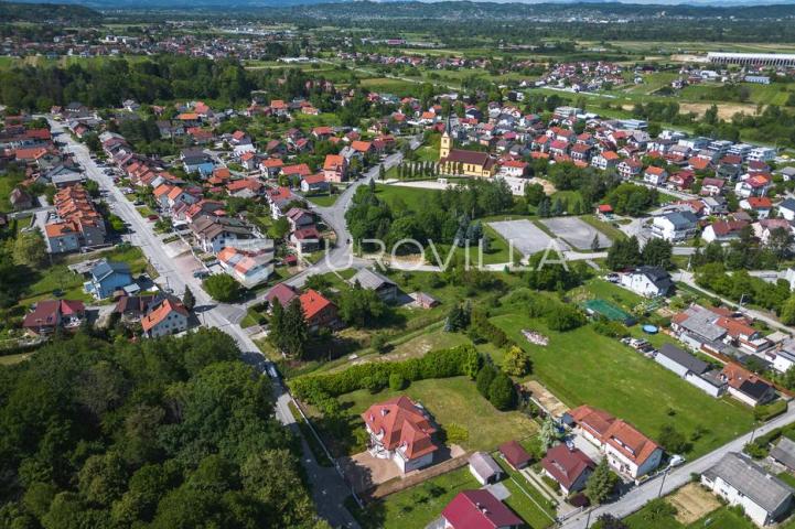 Samobor, Perivoj, obiteljska vila netto površine 323 m² na zemljištu 2.087 m²
