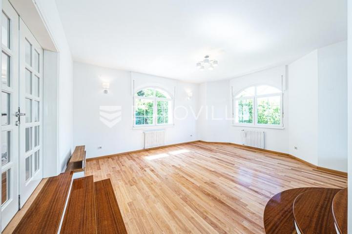 Samobor, Perivoj, obiteljska vila netto površine 323 m² na zemljištu 2.087 m²