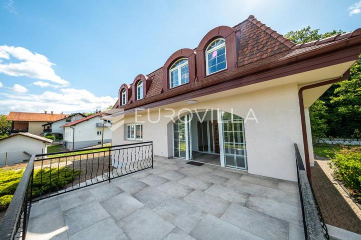 Samobor, Perivoj, obiteljska vila netto površine 323 m² na zemljištu 2.087 m²