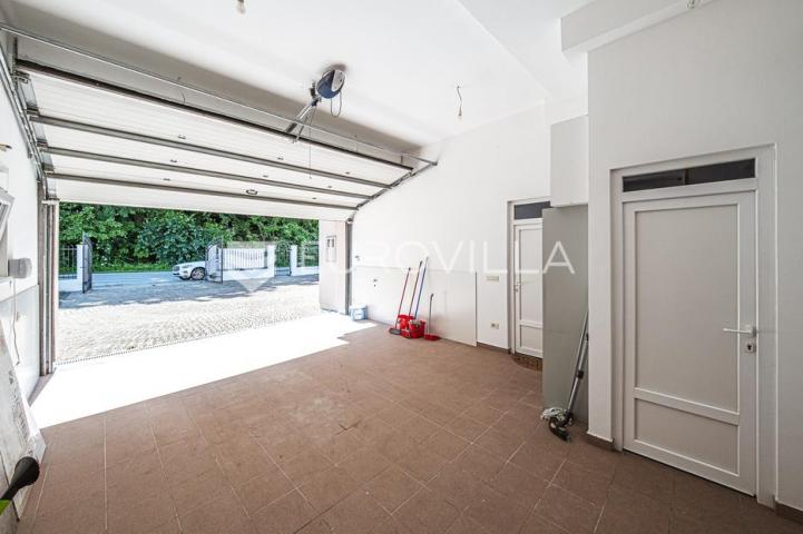 Samobor, Perivoj, obiteljska vila netto površine 323 m² na zemljištu 2.087 m²