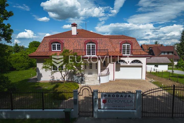 Samobor, Perivoj, obiteljska vila netto površine 323 m² na zemljištu 2.087 m²
