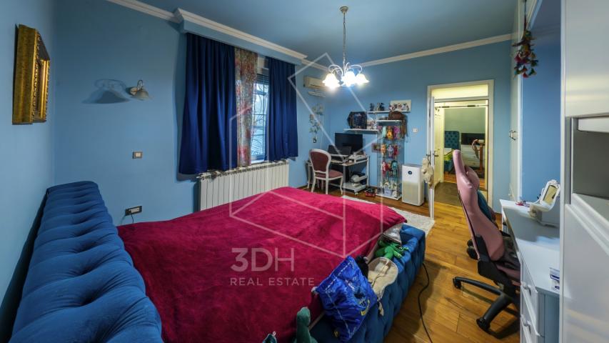 Vanserijski salonac sa baštom i garažom 4.0, 100m2