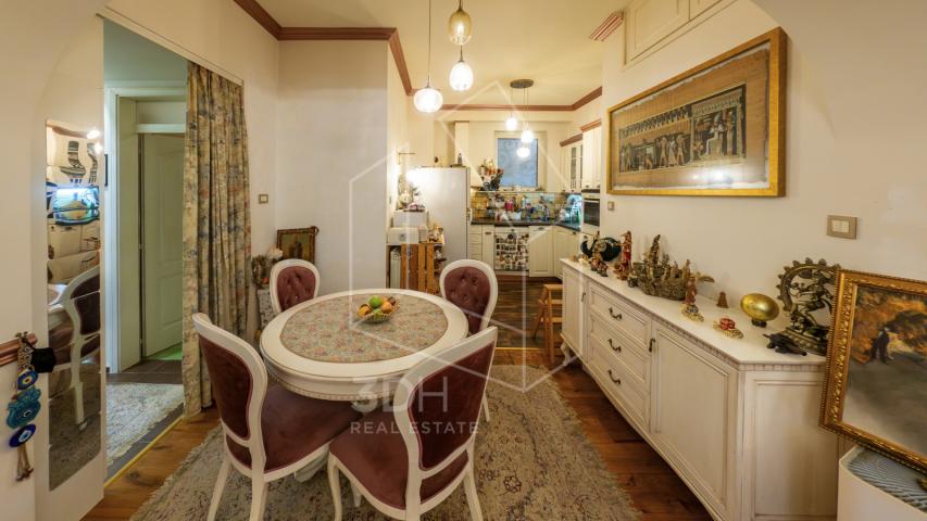 Vanserijski salonac sa baštom i garažom 4.0, 100m2