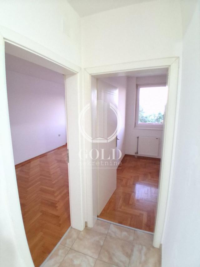 DVOIPOSOBAN-Bulevar Patrijarha Pavla, 54m2 ID#11626