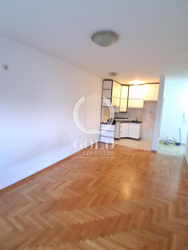 DVOIPOSOBAN-Bulevar Patrijarha Pavla, 54m2 ID#11626