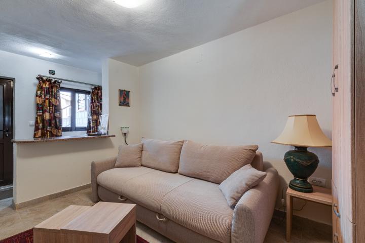 Exclusive Modern House with Authentic Character, Wine Cellar and Panoramic Views