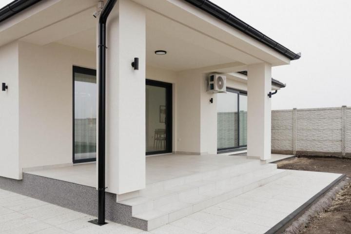 Sombor – Širi centar / Mlake – Nova luksuzna kuća 180m2 na placu 829m2