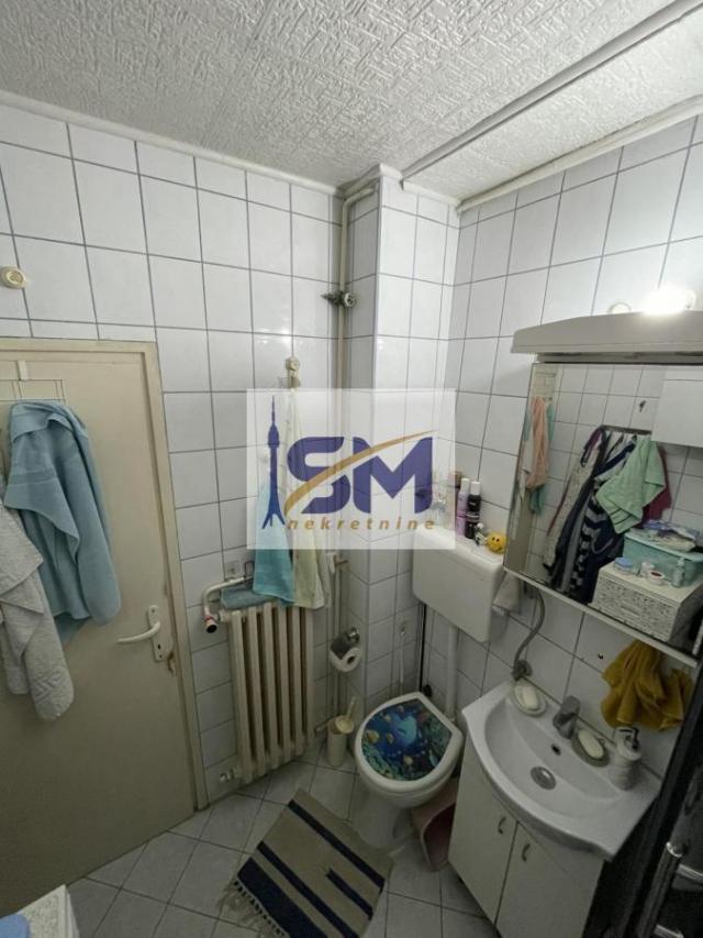 Zemun, centar, odličan stan 62m2