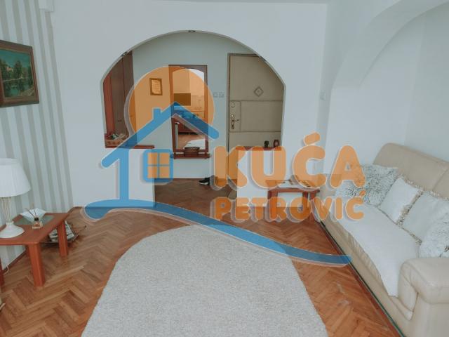 Dvosoban stan 55m2  pored pešačke zone, strogi centar