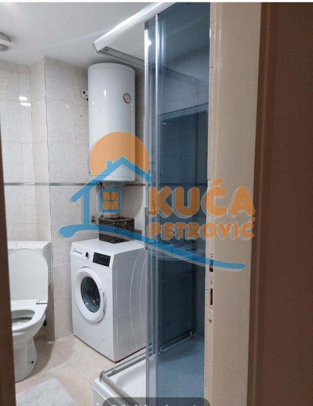 Dvosoban stan 55m2  pored pešačke zone, strogi centar