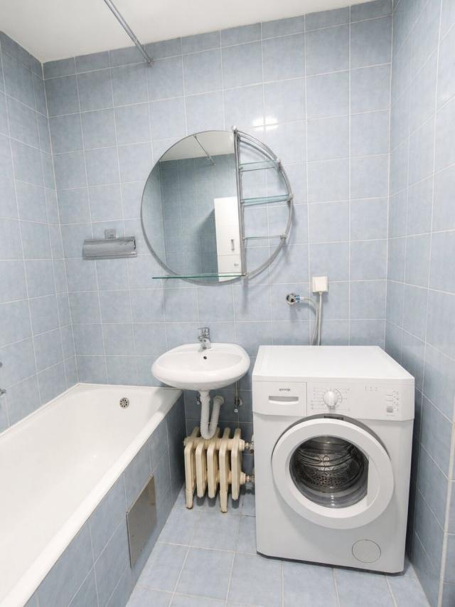 Nije za svakoga , velika terasa i otvoren pogled, odvojena kuhinja, dobra cena, 