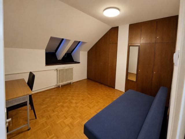 Nije za svakoga , velika terasa i otvoren pogled, odvojena kuhinja, dobra cena, 