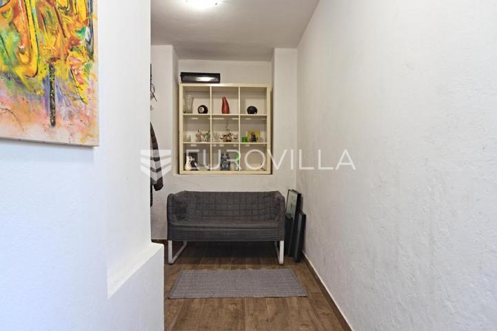 Osijek, Gornji grad, uređen i opremljen poslovni prostor za najam, površine 101,92 m²