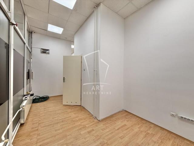 35m2, Lokal/PP, uni. naselje, Novi Merkator ID#15699