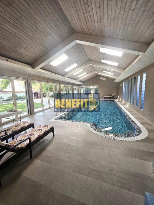 Lux vila sa bazenom u Zemunu