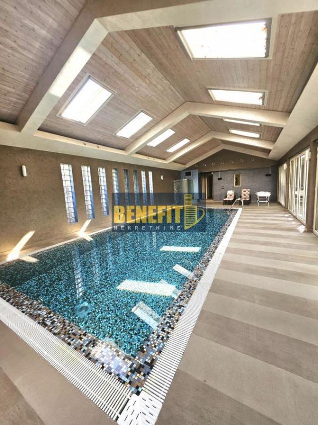 Lux vila sa bazenom u Zemunu