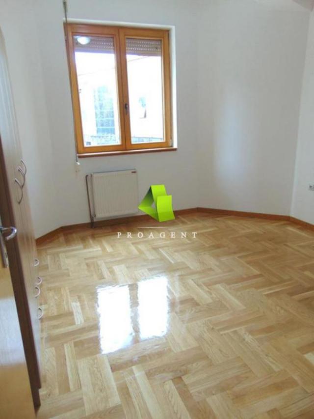 Poslovni prostor na atraktivnoj lokaciji u centru ID#8501