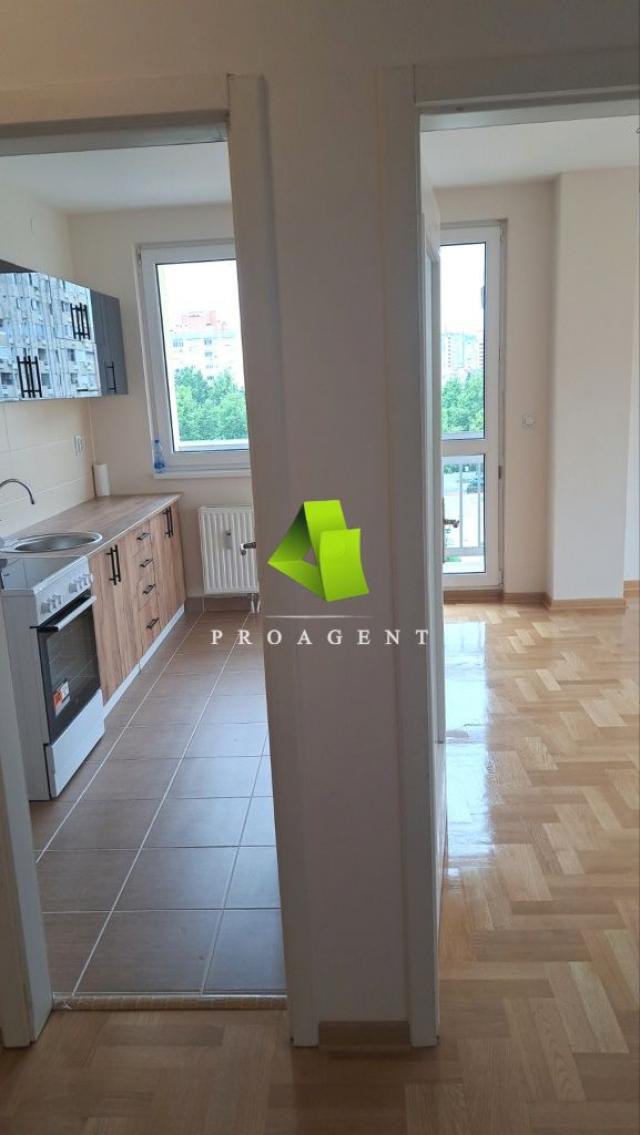 Poslovni prostor na Bulevaru Nemanjića ID#8502