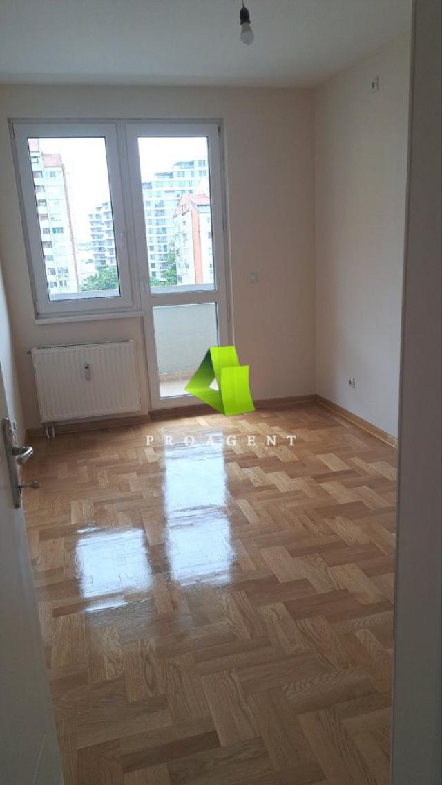 Poslovni prostor na Bulevaru Nemanjića ID#8502
