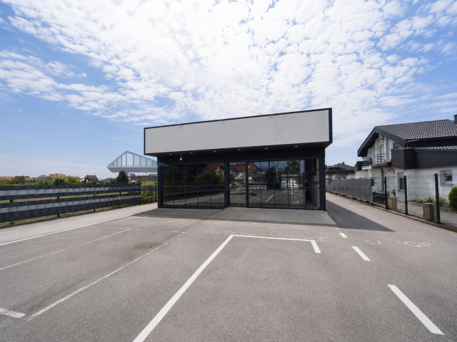 Gewerbefläche mit Halle und Hof, 3825 m2