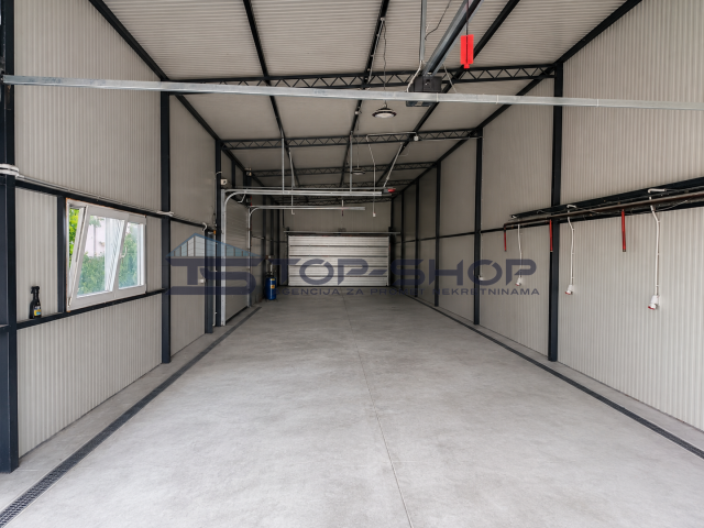 Gewerbefläche mit Halle und Hof, 3825 m2
