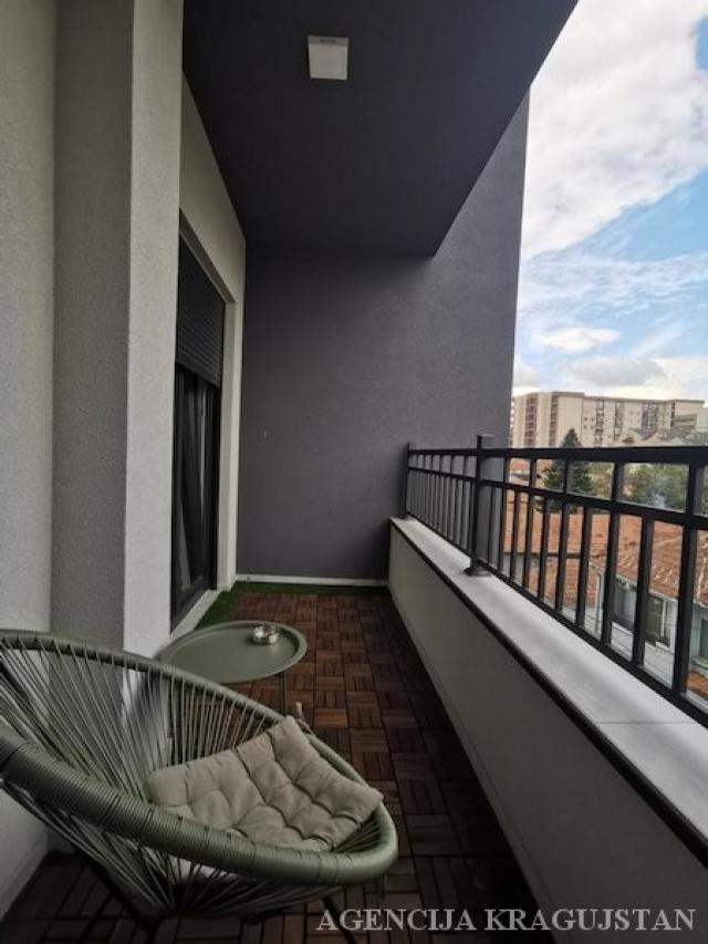 Izdavanje, Stan, 45m2 , Centar