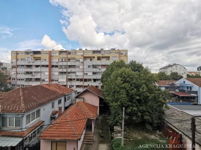 Izdavanje, Stan, 45m2 , Centar