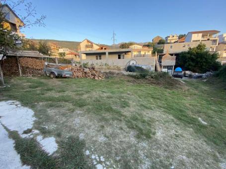 The plot in Dumidran, Tivat is for sale
