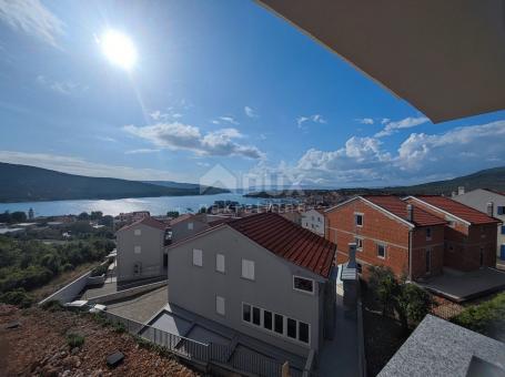 CRES ISLAND - Penthouse and one-bedroom apartment with living room and panoramic sea view