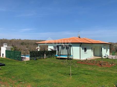 ISTRIA, UMAG - Ground floor house with pool in a quiet location