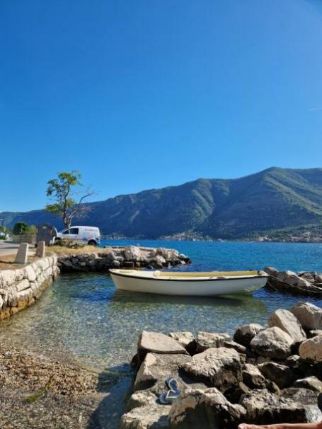 A house in a perfect location in Kotor is for sale
