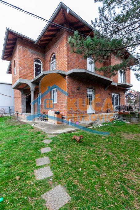 Kuća, Donji Komren, 250m2