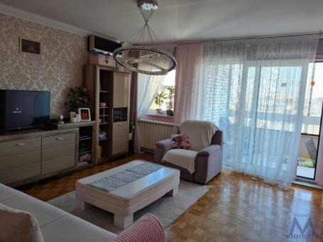 Novi Sad, Liman III, u blizini Doma zdravlja,  kompletno renoviran, prostran dvosoban stan sa prelep