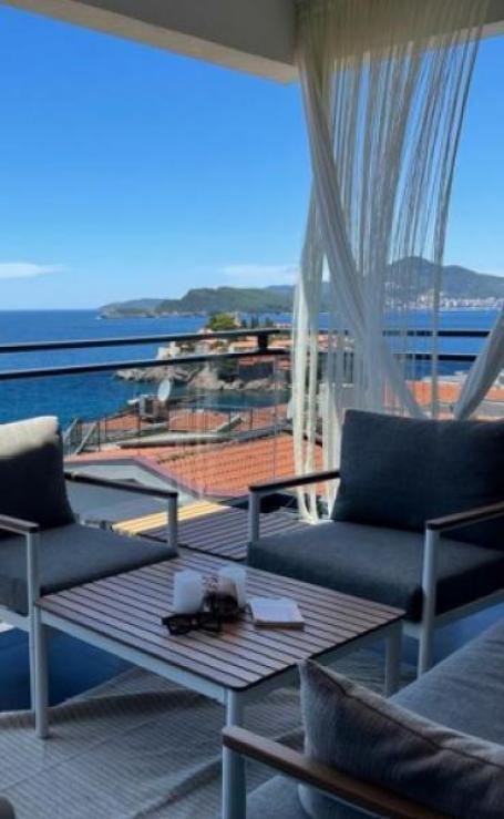 Exclusive penthouse with a view of Sv. Stefan in Budva is for sale