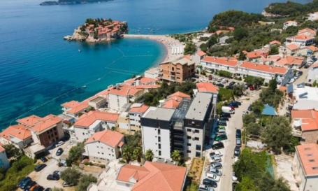 Luxury 3-bedroom apartment in Budva is for sale