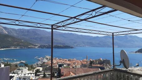A house in an attractive location in Budva is for sale