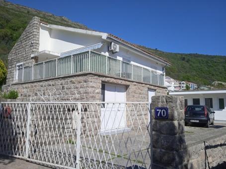 Fully furnished house in Budva is for sale